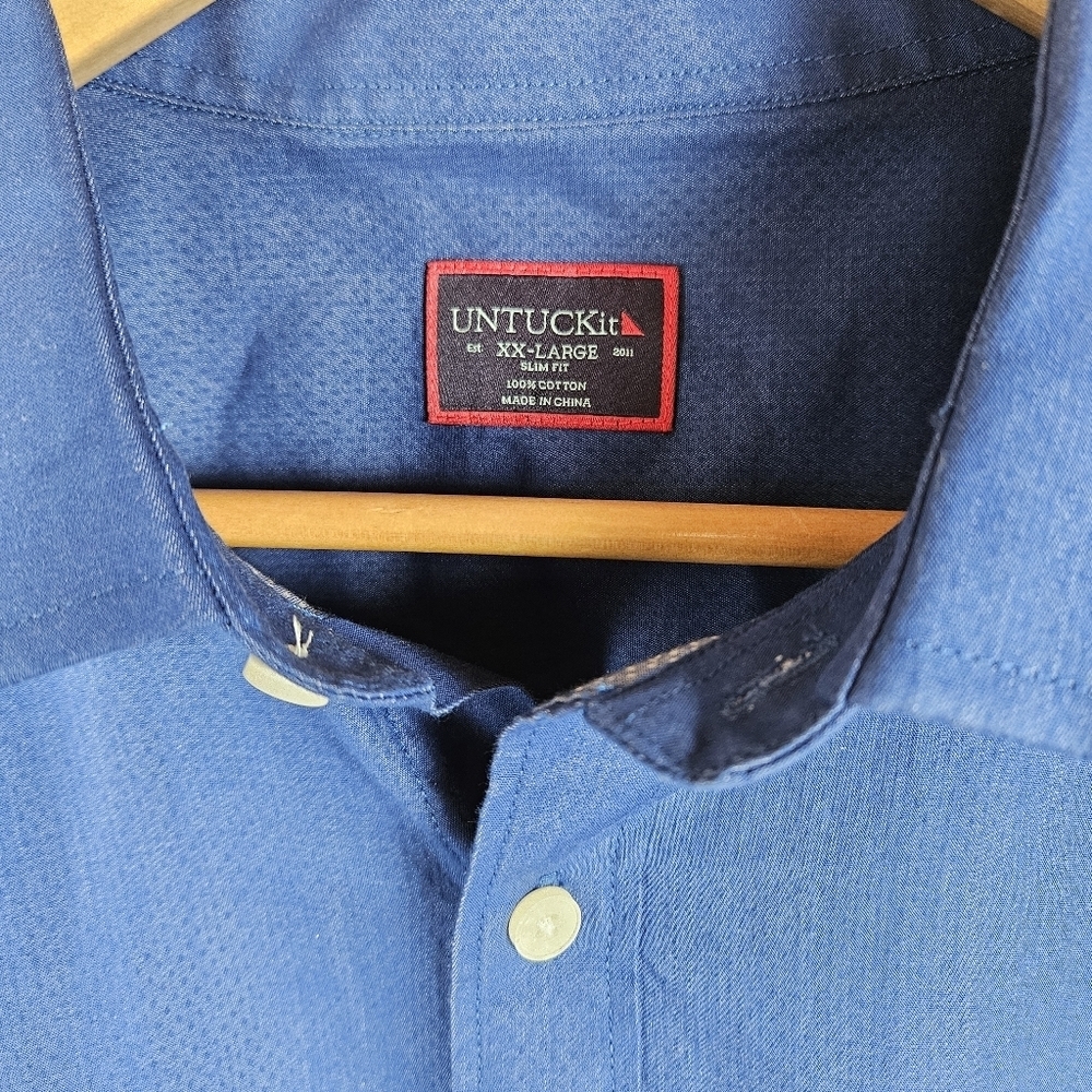 Untuckit Men's Cotton Blue Short Sleeve Buttondown Shirt​​​ - Picture 3 of 7